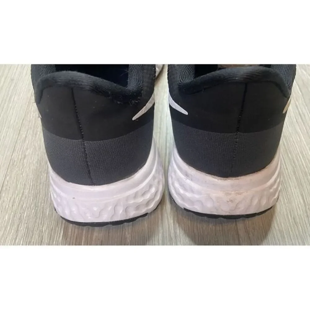 Nike Womens Revolution 5 BQ3207-002 Black Running Shoes‎ Sneakers Size 9